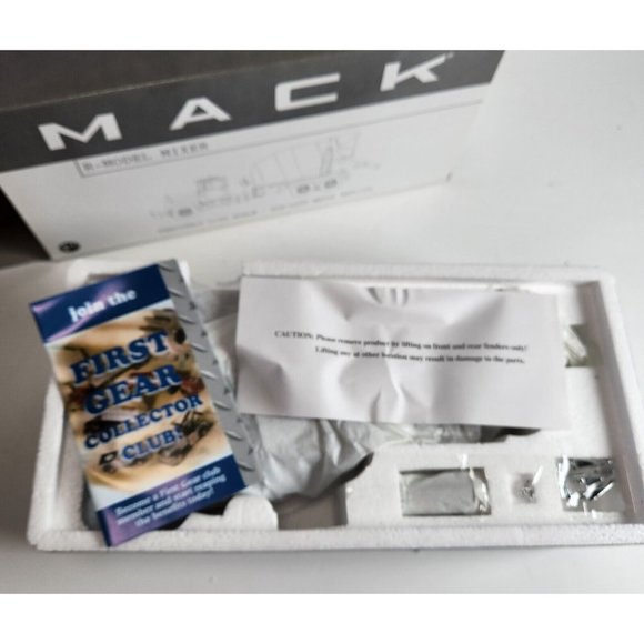 First Gear 1:34 Scale 19-0016 Mack R-Model Mixer Diecast NIB - Picture 11 of 16